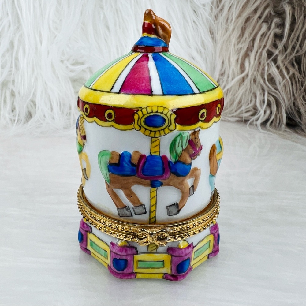Vintage Horses Carousel RidesCeramic Figurine Trinket Box